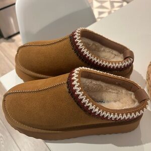 Brand New Steve Madden “Ugg Tasmans”